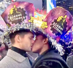 Το γκέι φιλί της Πρωτοχρονιάς σε live μετάδοση εξόργισε τους ομοφοβικούς: Το πρώτο πλάνο του CNN για τη νέα χρονιά στην Times Square – Ήταν «σκηνοθετημένο;»