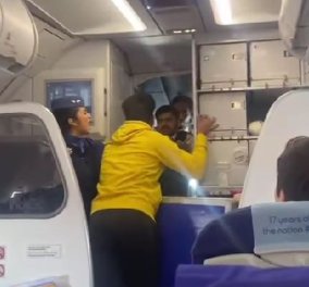 Βίντεο που σοκάρει! Ο επιβάτης πλάκωσε στα χαστούκια τον πιλότο - Είχε καθυστέρηση 13 ώρες - Κυρίως Φωτογραφία - Gallery - Video