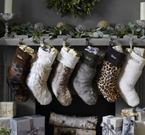 Tα Χριστούγεννα πλησιάζουν και σας προτείνουμε τις πιο όμορφες, ''ζεστές'', και εντυπωσιακές κάλτσες για να κρεμάσετε στο τζάκι η στην πόρτα σας! (φωτό)