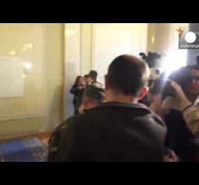 Σε γήπεδο του μποξ μετατράπηκε η Ουκρανική Βουλή: Μπουνιές και ματωμένες μύτες μπροστά στις κάμερες! (Βίντεο) - Κυρίως Φωτογραφία - Gallery - Video