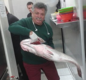 Αποκλειστικό: Στα άδυτα του κορυφαίου εστιατορίου της Ελλάδας, το Βαρούλκο του Λευτέρη Λαζάρου: ''Πήρα την αλήτισσα (το ψάρι) από το βυθό & την έκανα αρχόντισσα στο πιάτο μας''! - Κυρίως Φωτογραφία - Gallery - Video