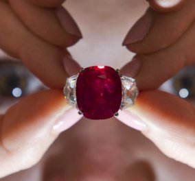 Χμμμ αυτό το "ηδυπαθές" κόκκινο ρουμπίνι πουλήθηκε 30 εκ δολάρια- Ποιος έδωσε μια περιουσία για το δαχτυλίδι; 