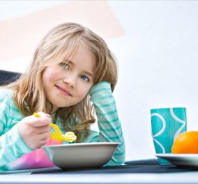 Τεράστια η σημασία ενός θρεπτικού και πλήρους πρωινού - Τι προσφέρει στα παιδιά;