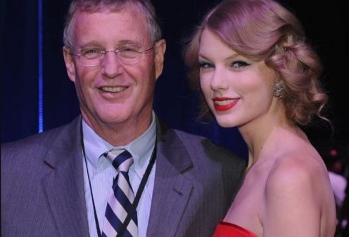 Taylor Swift: Ο πατέρας της χτύπησε παπαράτσι - Οι κατηγορίες εις βάρος του (βίντεο)