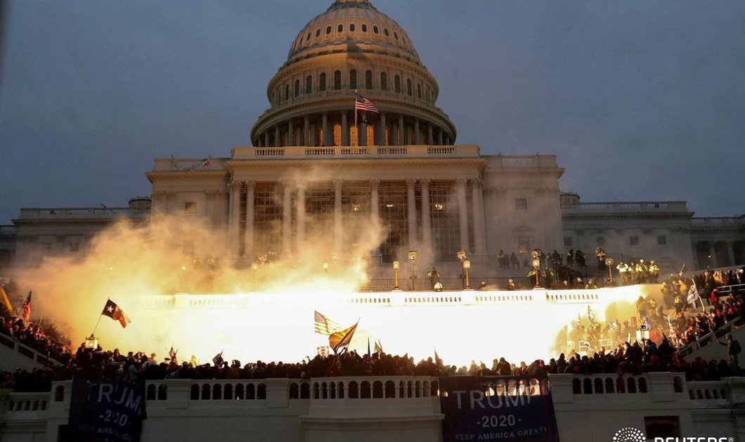 Φωτό ημέρας: Το Καπιτώλιο "φλέγεται"- Τα επεισόδια που σόκαραν όλο τον κόσμο/ Photo: Reuters/ Instagram