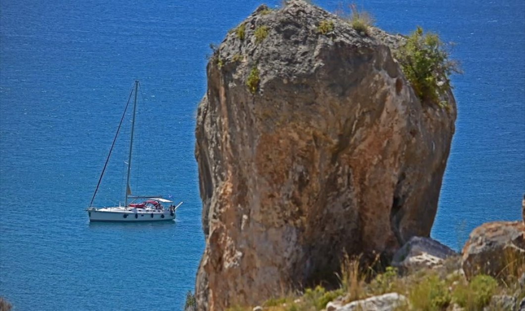 Εντυπωσιακό ιστιοφόρο σκάφος στον κόλπο της παραλίας Καραθώνας στην πόλη του Ναυπλίου - ΑΠΕ-ΜΠΕ / ΜΠΟΥΓΙΩΤΗΣ ΕΥΑΓΓΕΛΟΣ