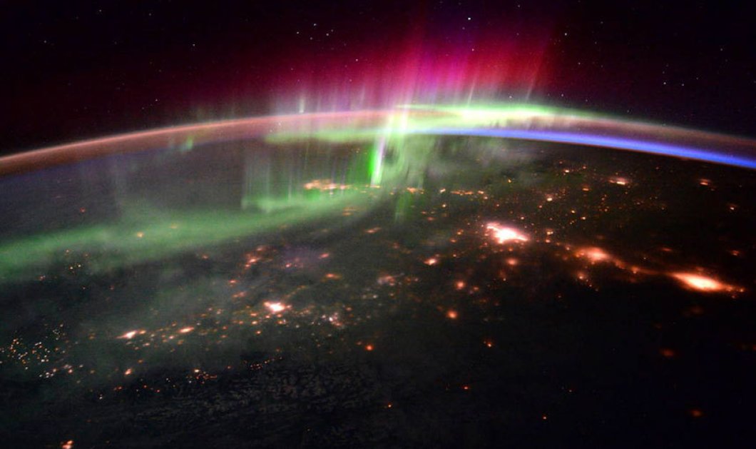Ο χορός του φωτός πάνω από τον Ειρηνικό Ωκεανό όπως τον είδε ο αστροναύτης Scott Kelly από το Διεθνή Διαστημικό Σταθμό - Picture: NASA via Reuters