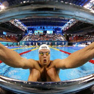 06/12/2014 - Εκπληκτική φωτό του Γάλλου πρωταθλητή Florent Manaudou στην κολύμβηση! Photo: Clive Rose/Getty Images / Guardian  - Κυρίως Φωτογραφία - Gallery - Video