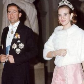 Οι Vintage εμφανίσεις των Ελλήνων royals: Baby pink η τουαλέτα για την Άννα Μαρία, καπελαδούρα για την Μαρί Σαντάλ - Πότε και που έγιναν οι εμβληματικές εμφανίσεις; (φωτό)